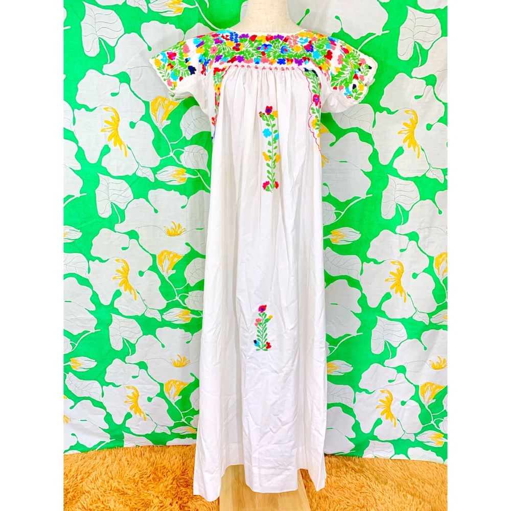 Vintage 70s Boho Embroidered Mexican Prairie Dress